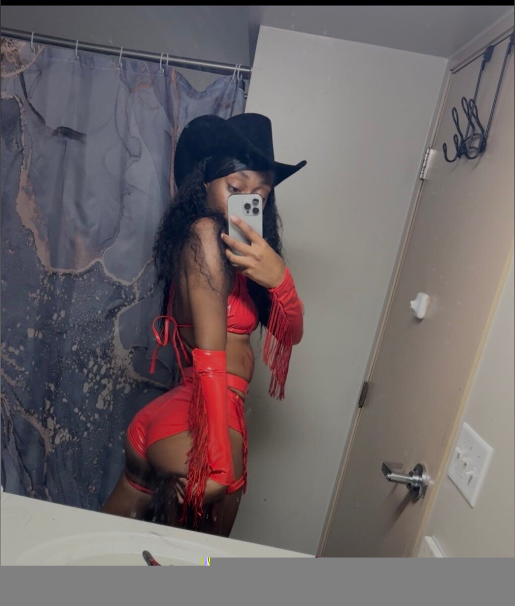 Aaliyahrhenee (@aaliyahrhenee), OnlyFans creator