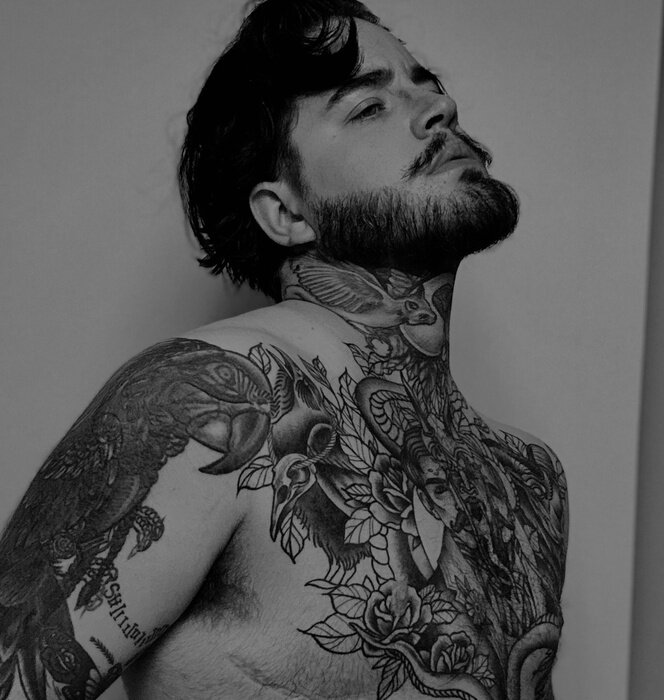 Aarondeaguiar (@aarondeaguiar), OnlyFans creator