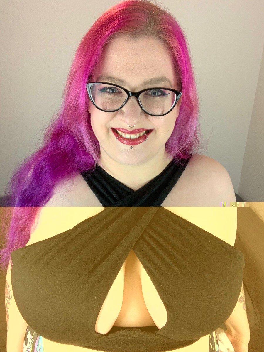 Abbystrangefree (@abbystrange-free), OnlyFans creator
