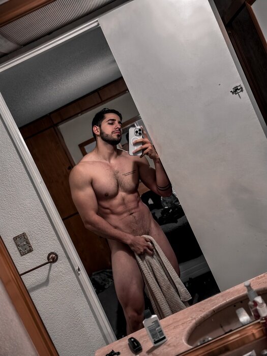 Abrahamlmedina4 (@abrahamlmedina_4), OnlyFans creator
