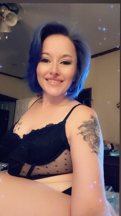 Aciddoll30 (@aciddoll30), OnlyFans creator
