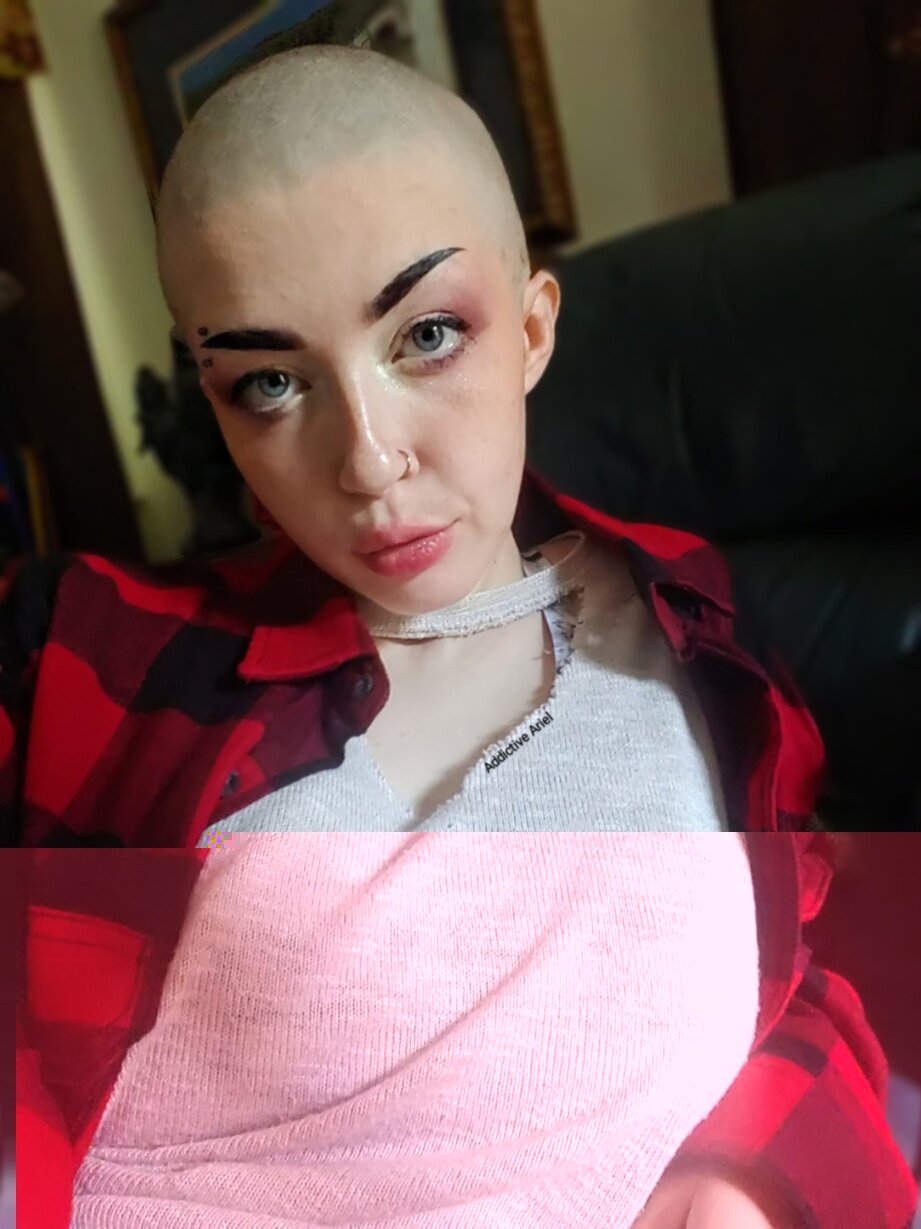 Addictiveariel (@addictiveariel), OnlyFans creator