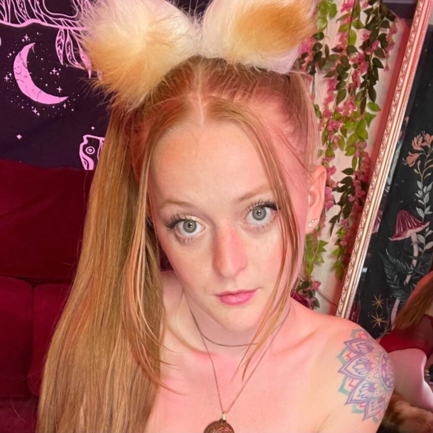 Adoralotus (@adoralotus), OnlyFans creator
