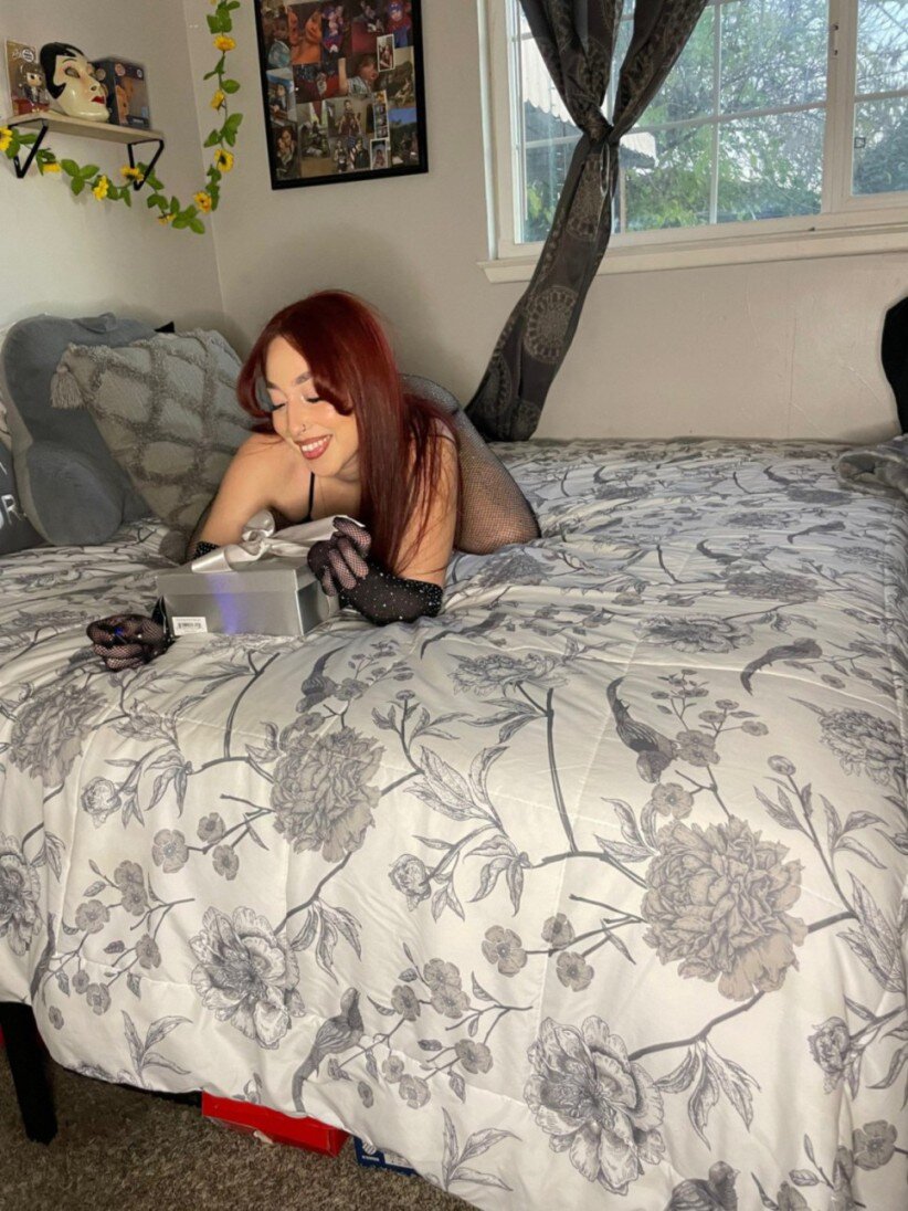 Adriiiixvibex (@adriiiixvibex), OnlyFans creator
