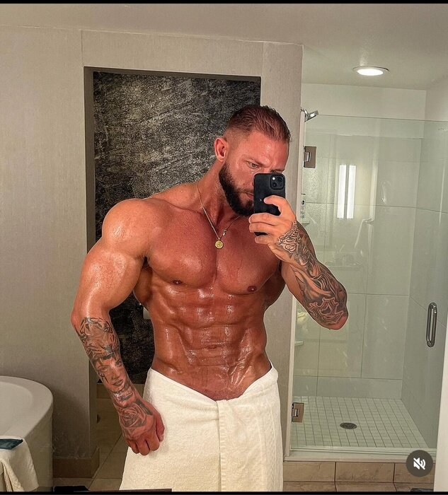 Aestheticbig (@aesthetic_big), OnlyFans creator