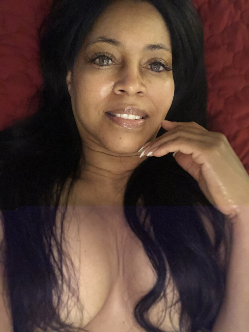 Agelessbeauty (@agelessbeauty), OnlyFans creator