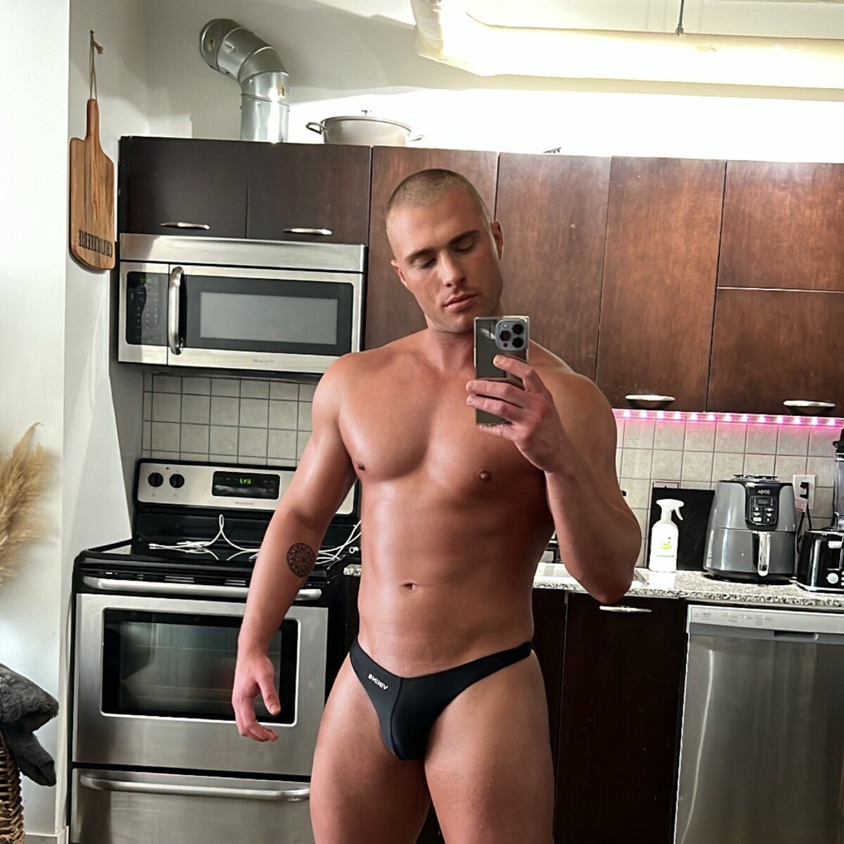 Aidenjacobsxx (@aidenjacobsxx), OnlyFans creator