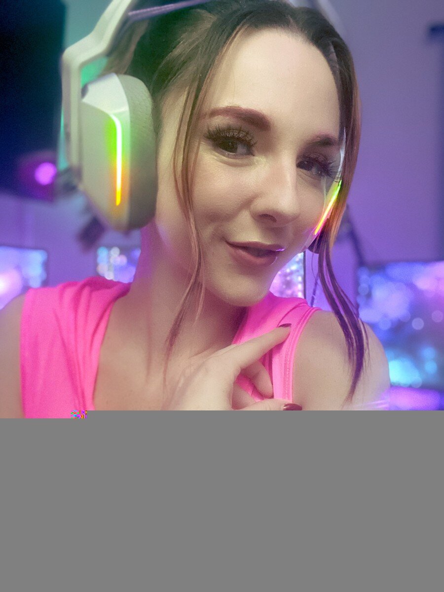 Aladora (@aladora), OnlyFans creator