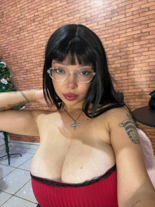 Alanna (@alannaviiofc), OnlyFans creator