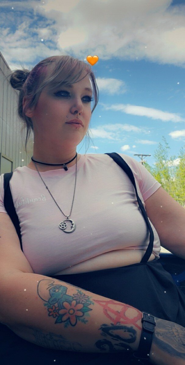 Alaskanwild88 (@alaskanwild88), OnlyFans creator