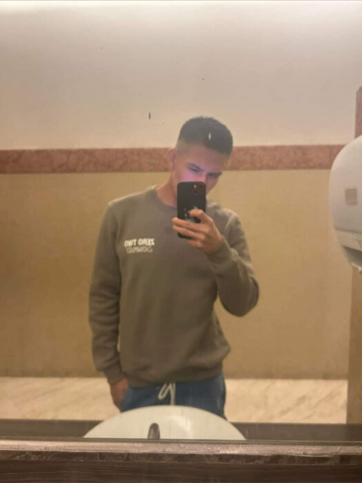 Albertochavez98 (@albertochavez98), OnlyFans creator
