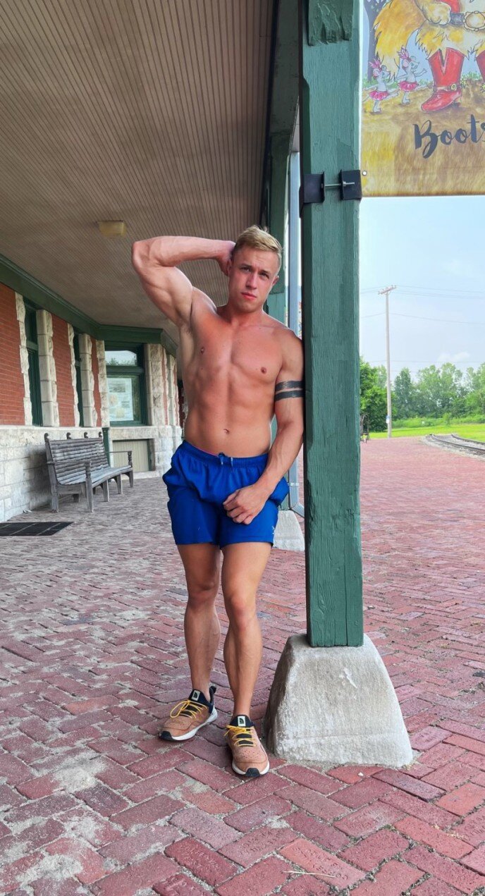 Alecbw (@alecbw), OnlyFans creator