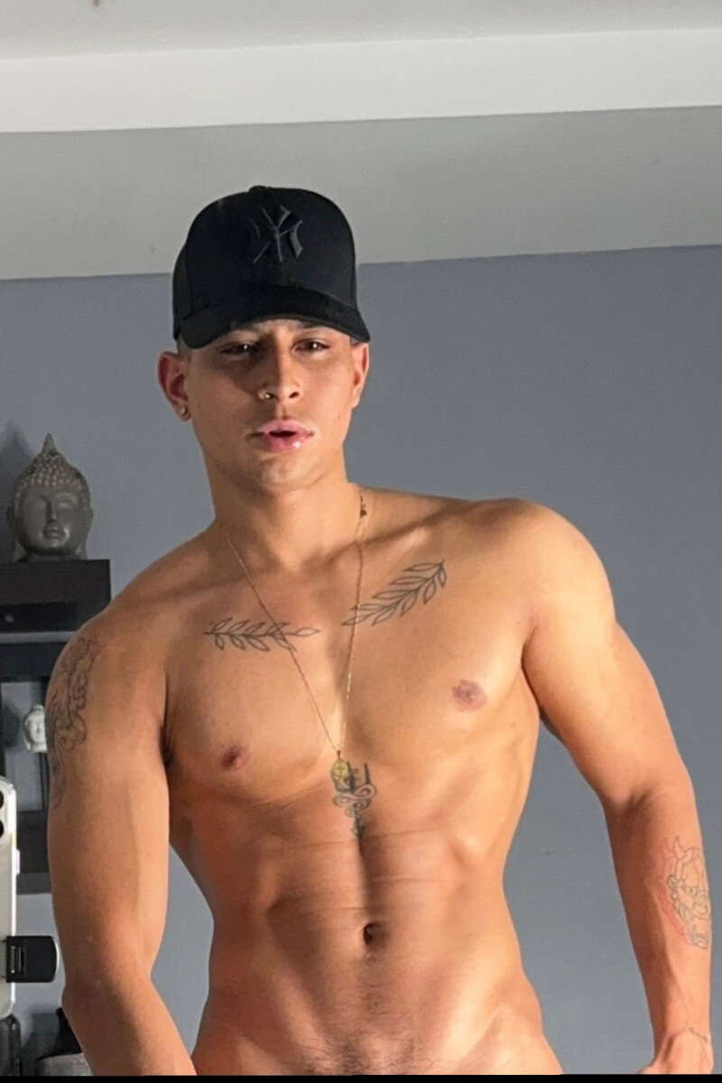 Alemtwink (@alemtwink), OnlyFans creator