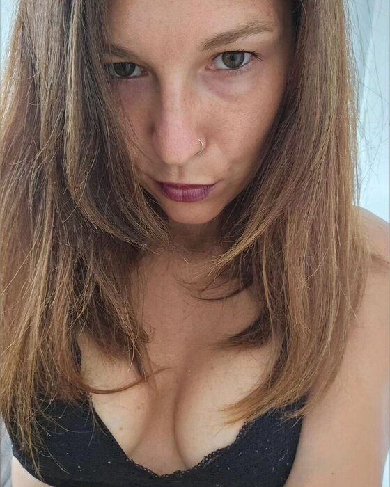 Alessia98vip (@alessia98vip), OnlyFans creator