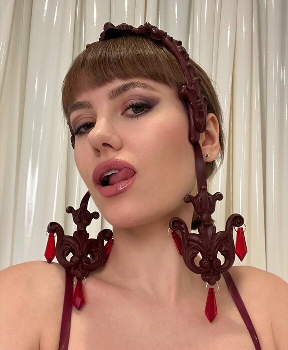 Alessiatease (@alessiatease), OnlyFans creator