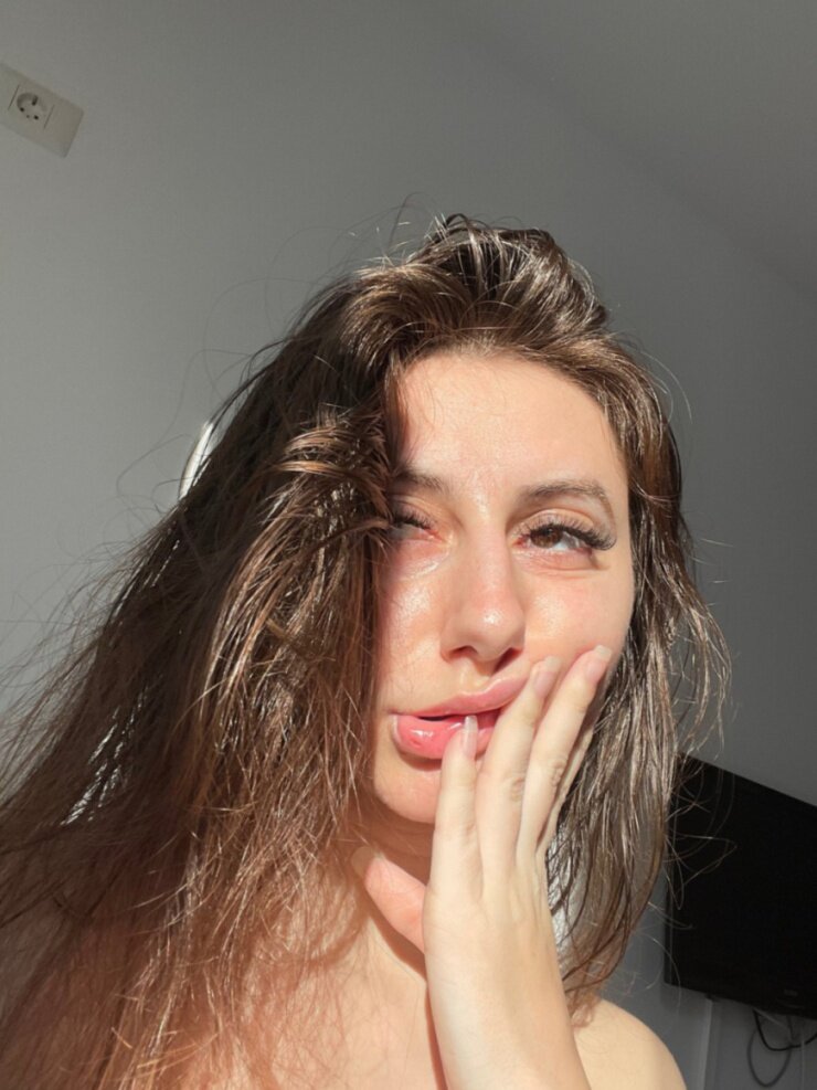 Alexandra21 (@alexandra21), OnlyFans creator