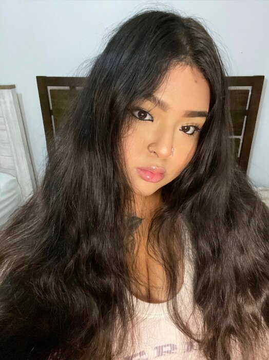 Alexandrathickumss (@alexandrathickumss), OnlyFans creator