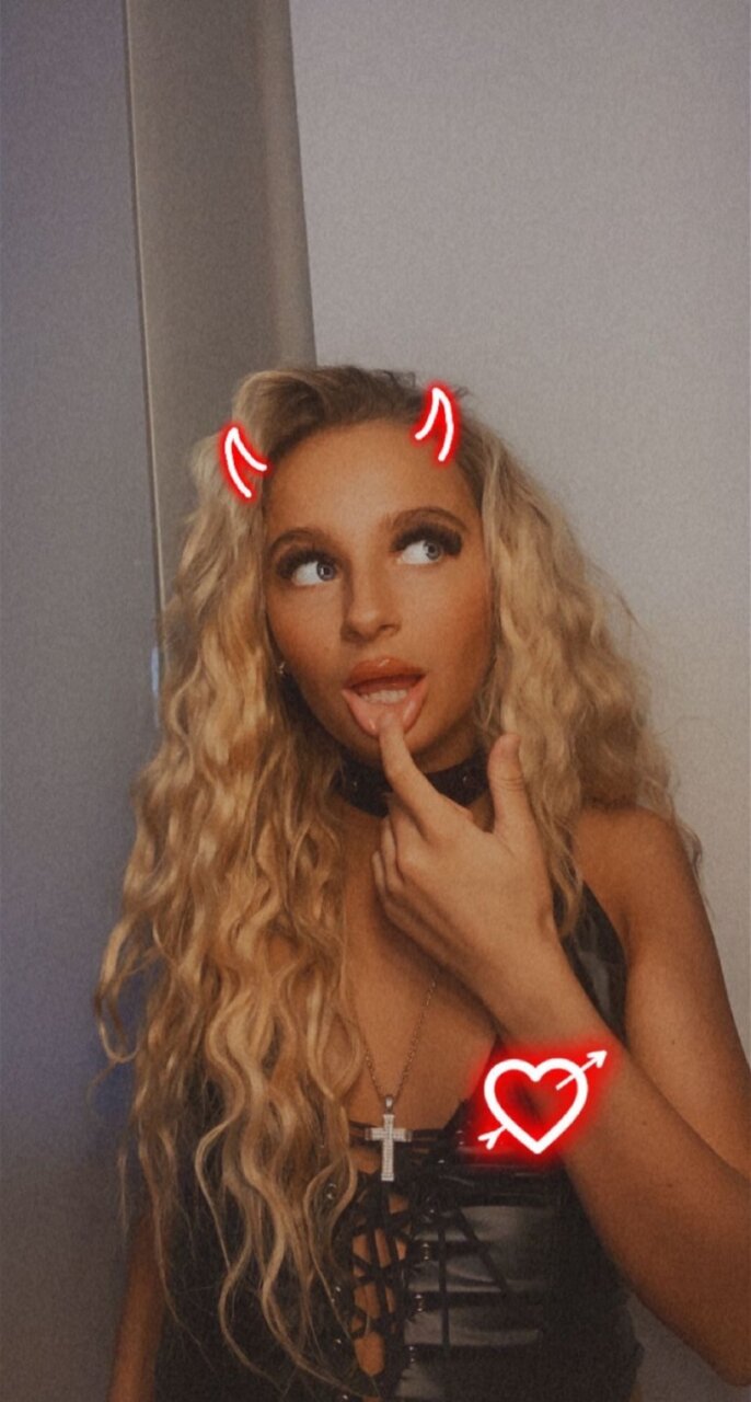 Alexastexis (@alexastexis), OnlyFans creator