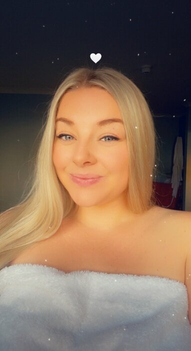 Alexbelle69 (@alexbelle69), OnlyFans creator