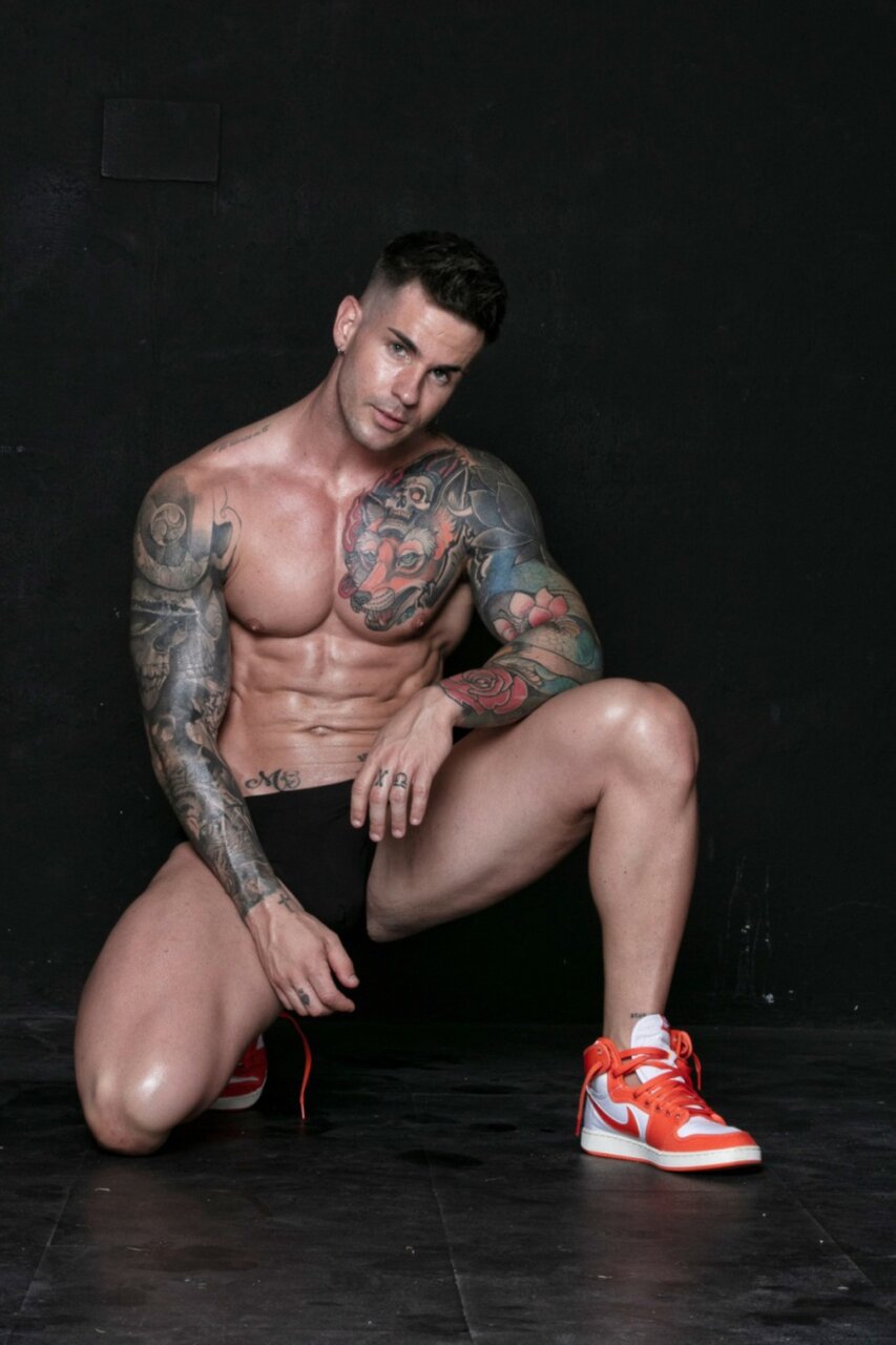 Alexbueno22 (@alexbueno22), OnlyFans creator