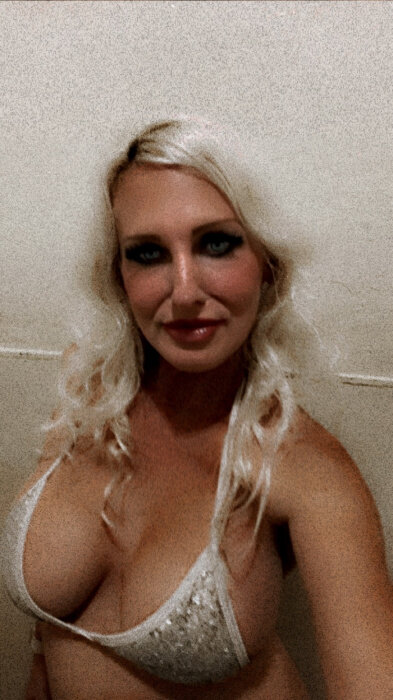 Alexcias (@alexcias), OnlyFans creator