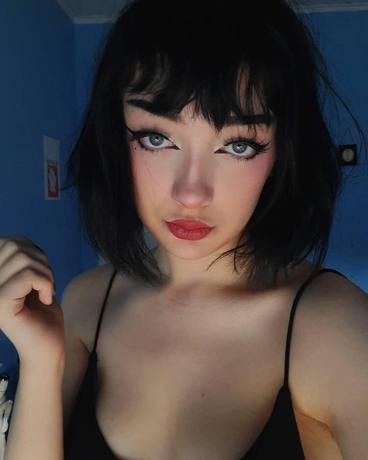 alexiaisabee (@alexiaisabee), OnlyFans creator