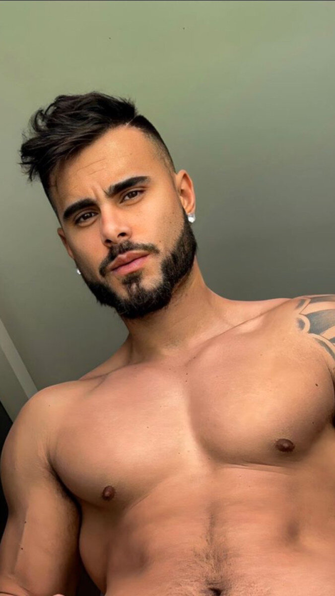 Alexisdescalzo1 (@alexisdescalzo1), OnlyFans creator