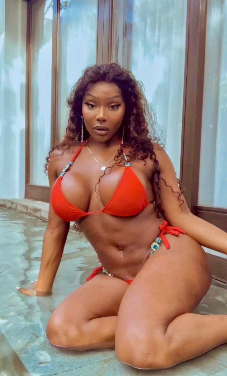 Alexisdevine (@alexisdevine), OnlyFans creator