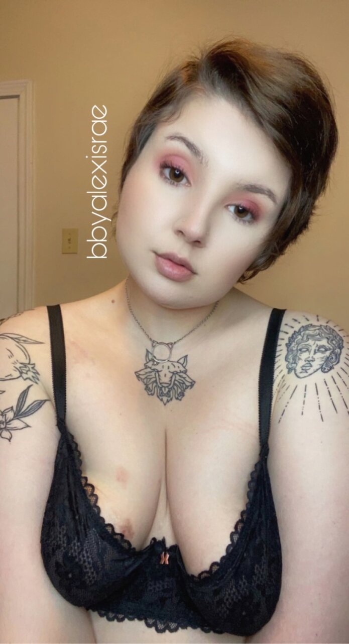 Alexisrae (@alexisrae), OnlyFans creator
