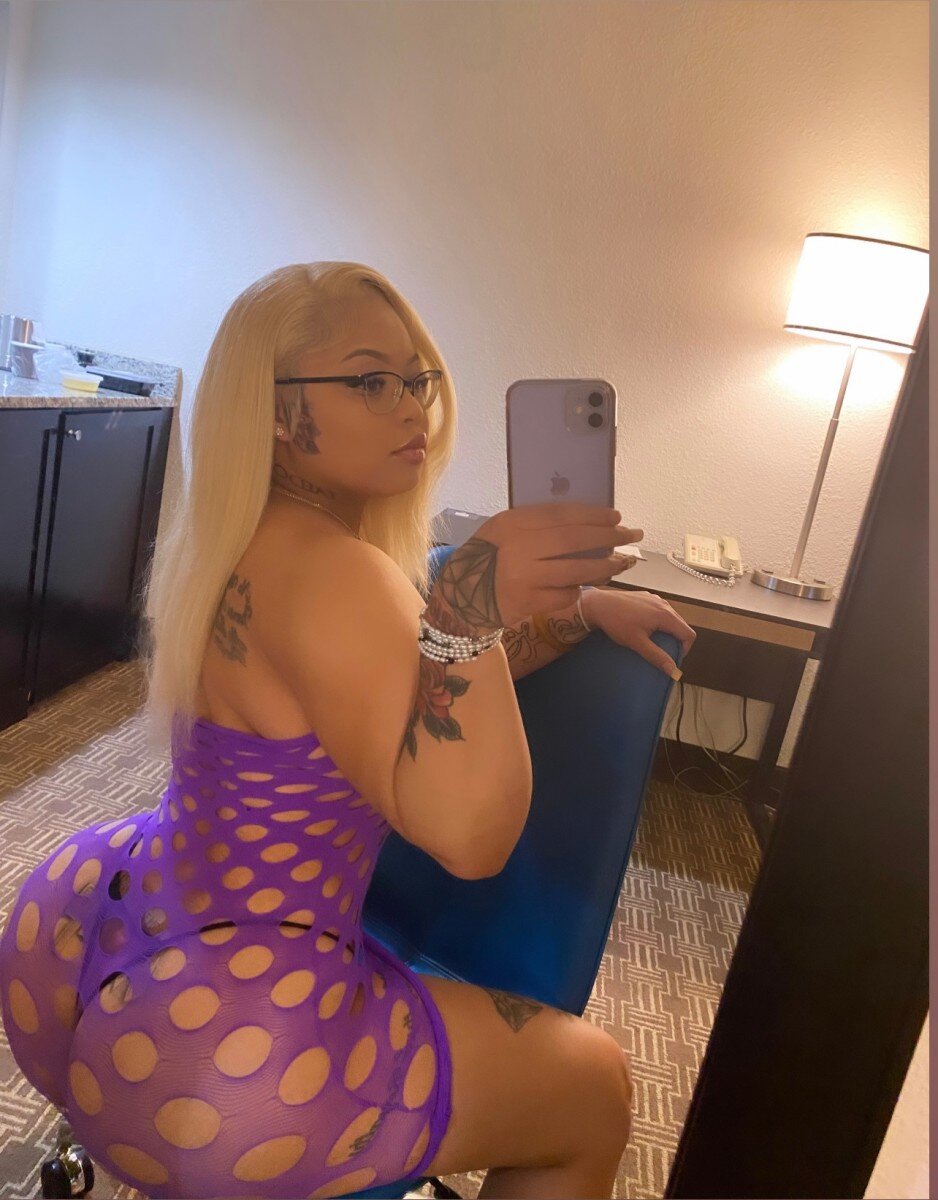 Alexissalexiss (@alexissalexiss), OnlyFans creator
