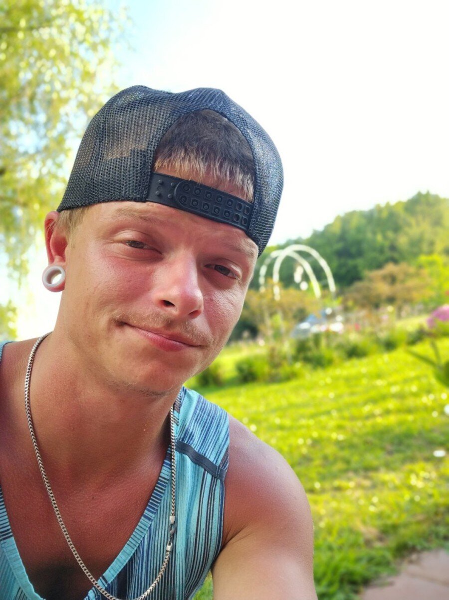 Alexthegreat0818 (@alexthegreat0818), OnlyFans creator