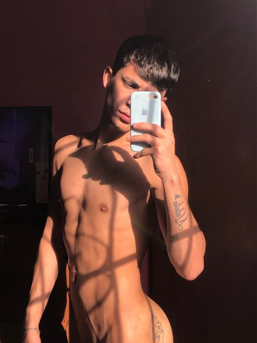 Alexxander00 (@alexxander00), OnlyFans creator