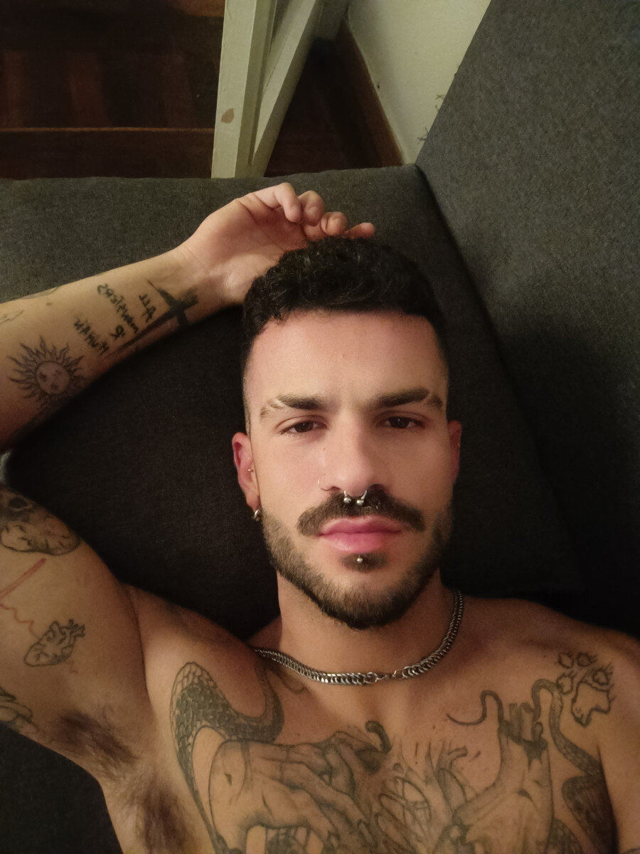 Alexxsevilla (@alexxsevilla), OnlyFans creator