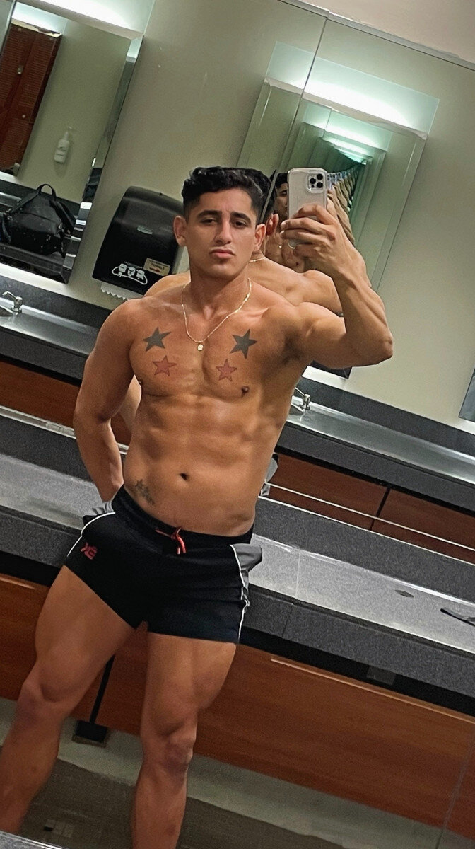 Alexxxanderlatin (@alexxxanderlatin), OnlyFans creator