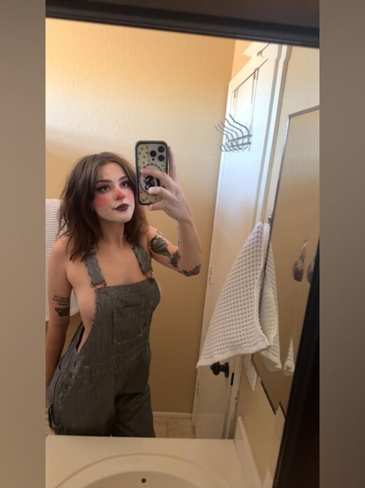 Alicecarousel (@alicecarousel), OnlyFans creator