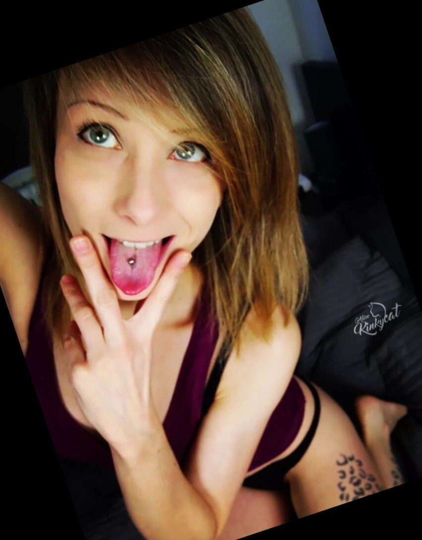 Alicekinkycat (@alicekinkycat), OnlyFans creator