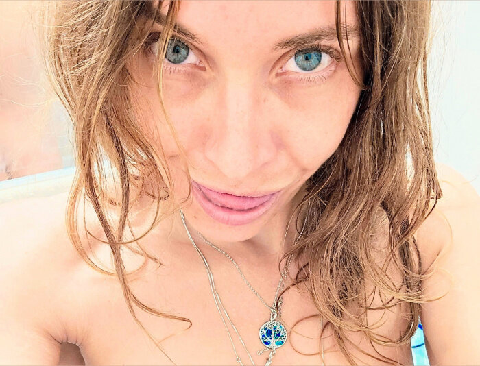 Alicethroughwonderland (@alicethroughwonderland), OnlyFans creator
