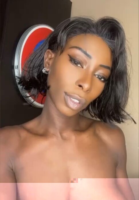 Aliciamellet (@aliciamellet), OnlyFans creator