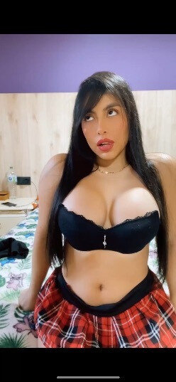 Alina24 (@alina24), OnlyFans creator