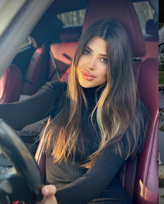 Alinakiss (@alina_kiss), OnlyFans creator