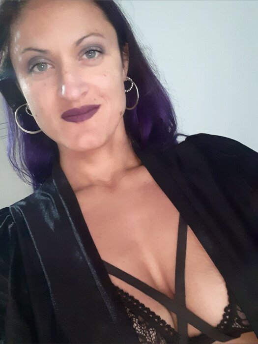 Alinas3x (@alina_s3x), OnlyFans creator