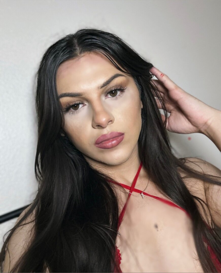 Aliviaa (@aliviaa), OnlyFans creator