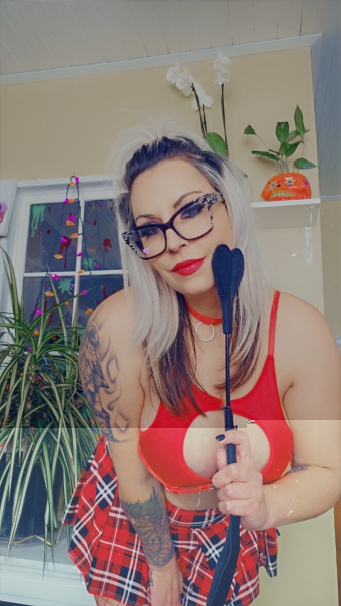 Alixrouge (@alixrouge), OnlyFans creator