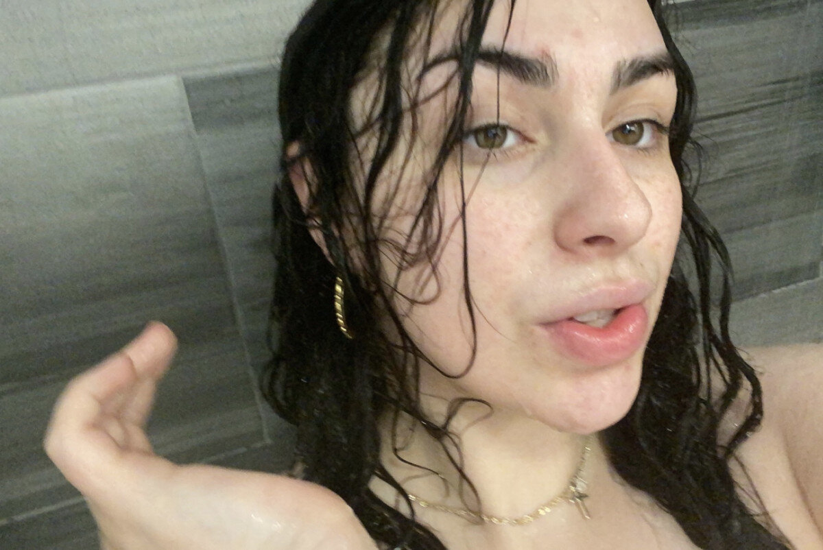 Alizarose (@alizarose), OnlyFans creator