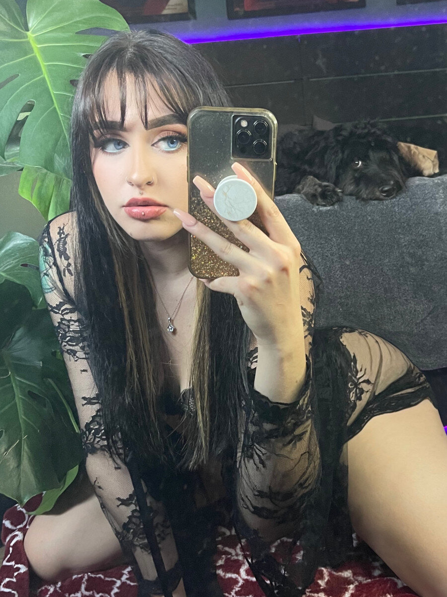 Allieanderson (@allieanderson), OnlyFans creator