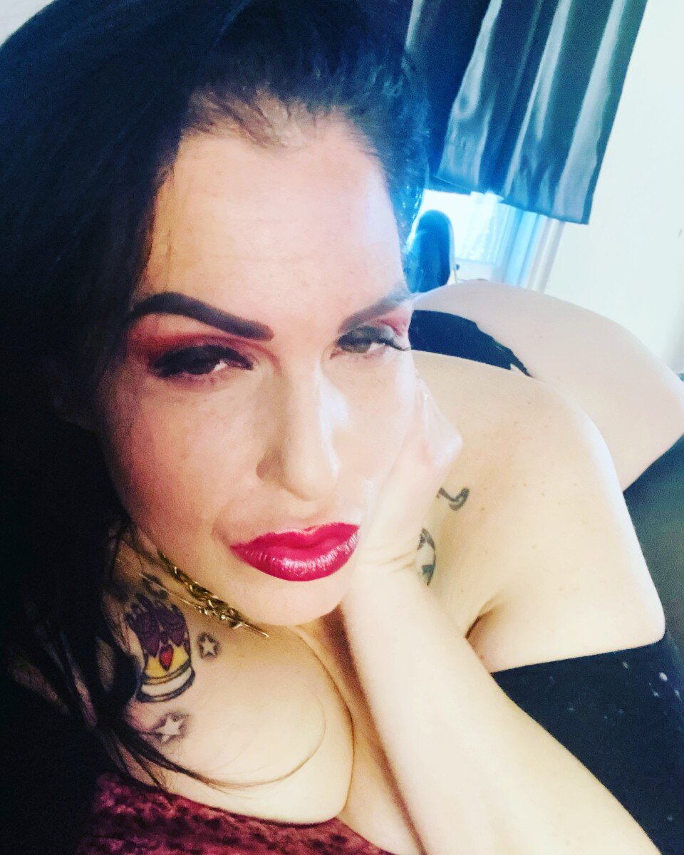 Alliekatnight69 (@alliekatnight69), OnlyFans creator