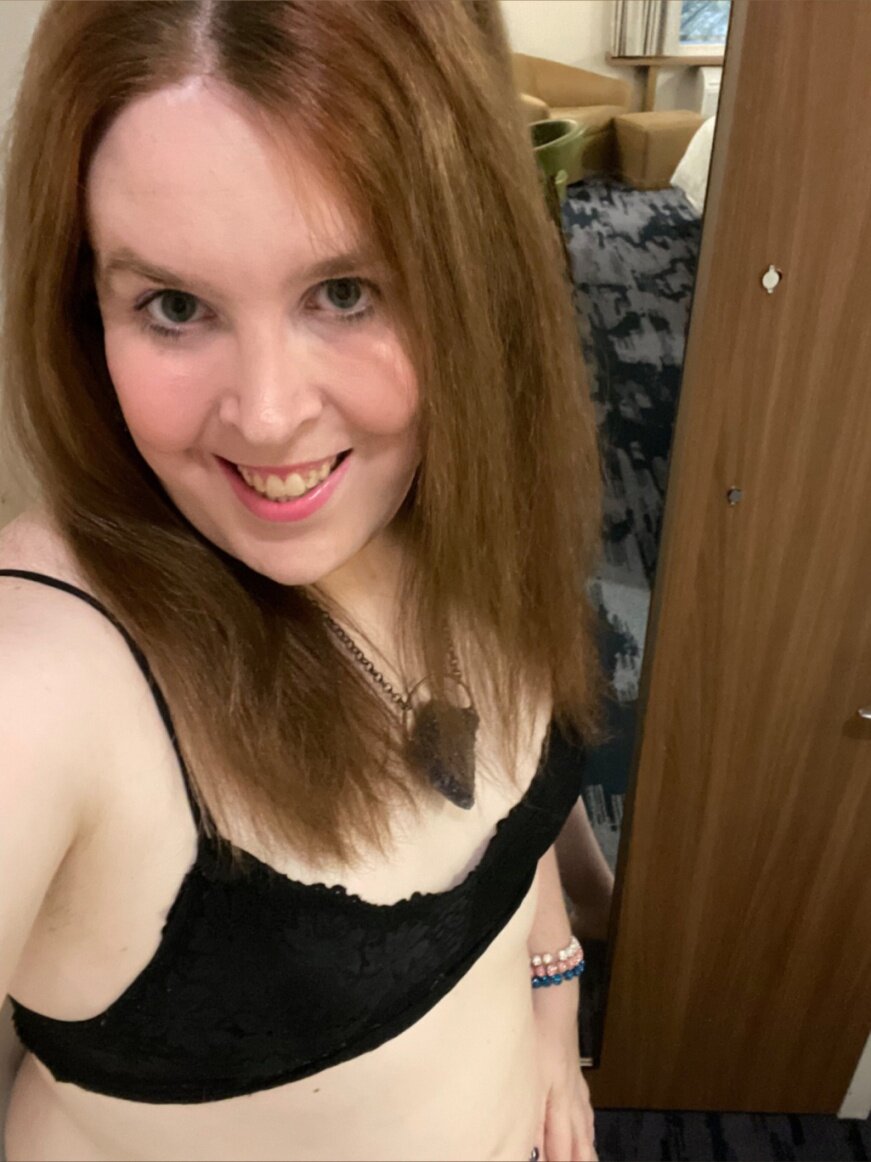 Alluringamethyst (@alluring-amethyst), OnlyFans creator
