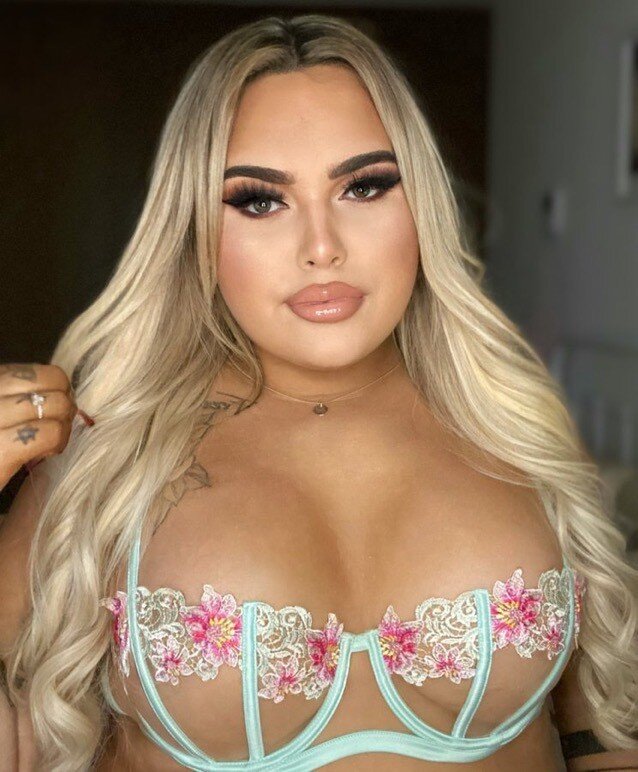Allylovets (@allylovets), OnlyFans creator