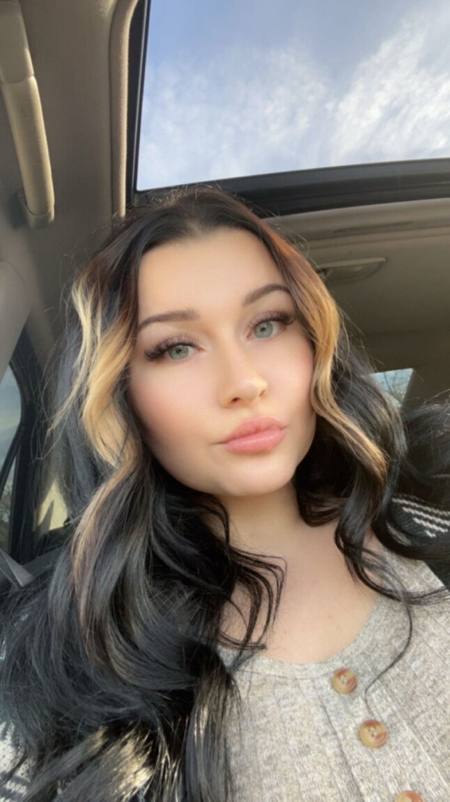 Allysinwonderlandxoxo (@allysinwonderlandxoxo), OnlyFans creator