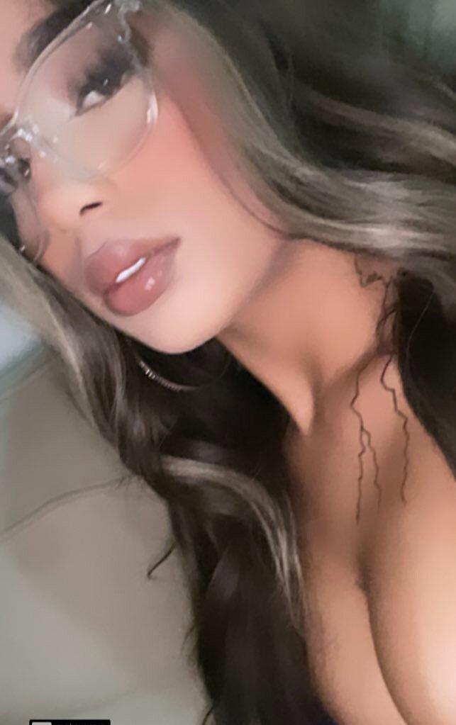 Alondramarietorres (@alondramarietorres), OnlyFans creator
